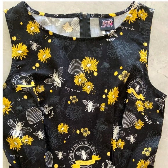 🐝 Retrolicious Bee 🐝 Kind Vintage Dress - Picture 4 of 11